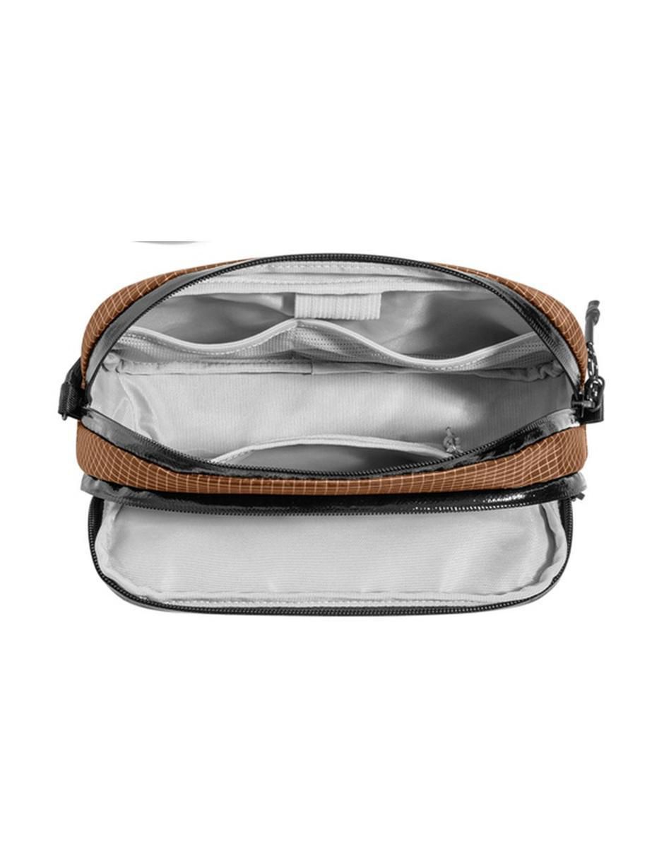Esctuche para viaje